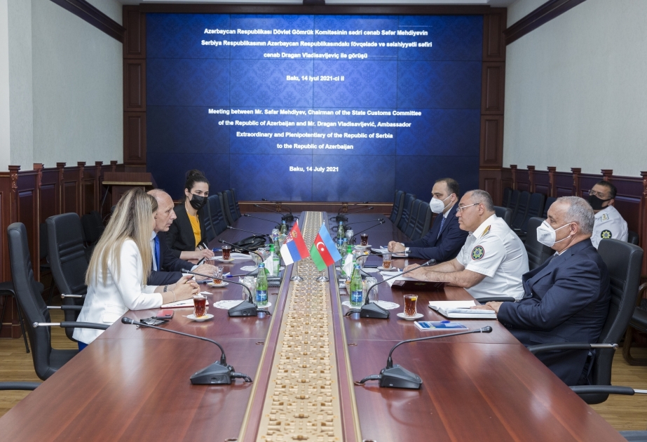 Azerbaiyán y Serbia están interesados en ampliar sus vínculos comerciales y económicos