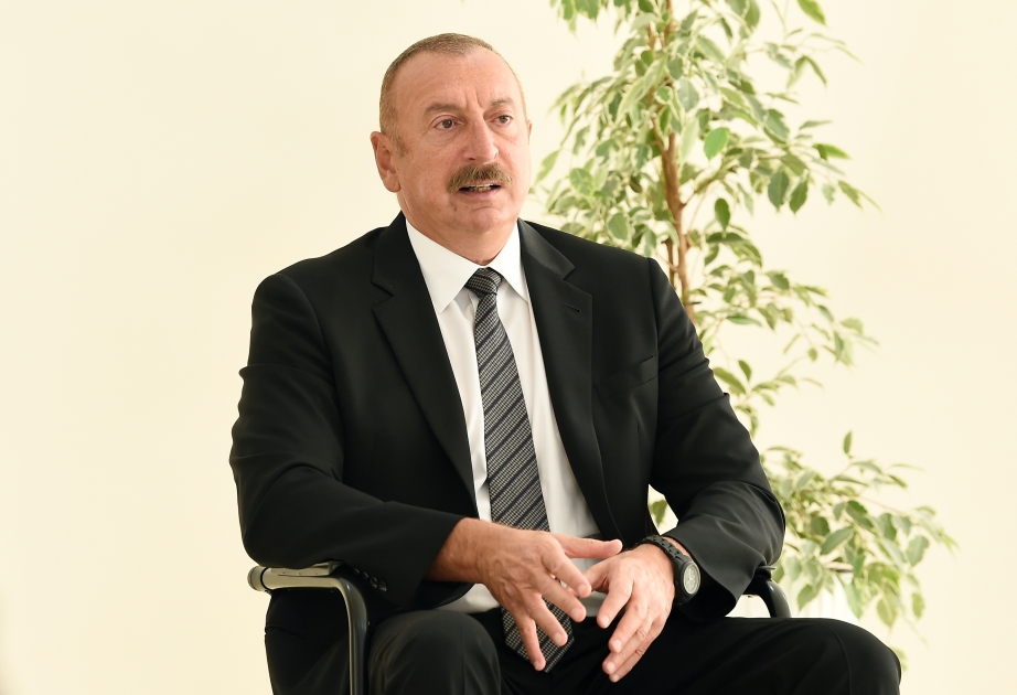 Ilham Aliyev: “Estamos y debemos estar preparados para la guerra en cualquier momento”