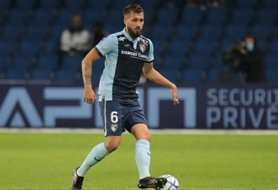“Neftçi” fransalı yarımmüdafiəçini transfer edib
