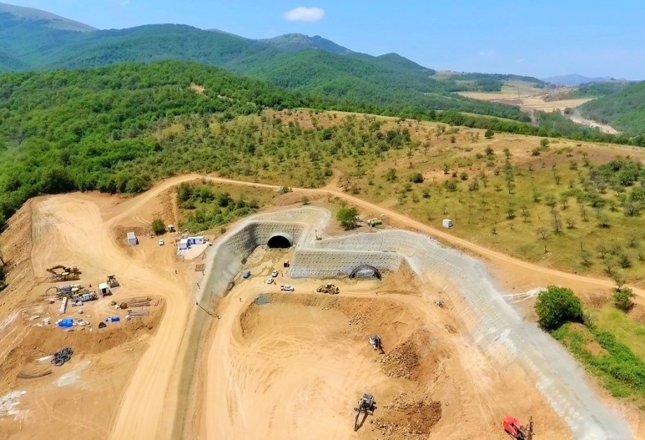 Comienza la construcción de túneles a lo largo de la carretera Ahmadbayli-Fuzuli-Shusha