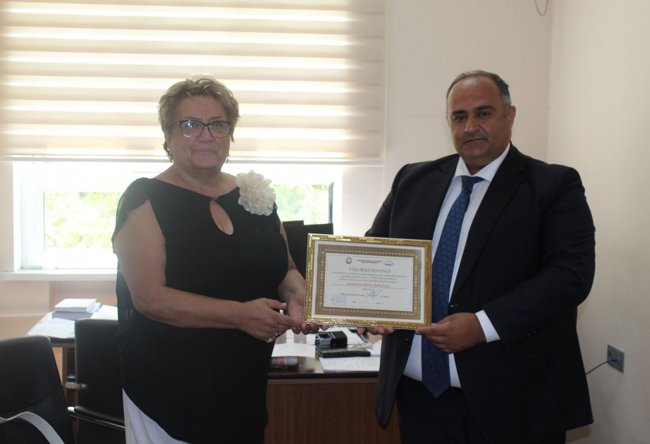 Bakı Slavyan Universitetinin müəllimləri yubileyləri münasibətilə mükafatlandırılıb