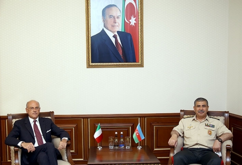 Azerbaijan’s defense minister meets with newly appointed Italian Ambassador