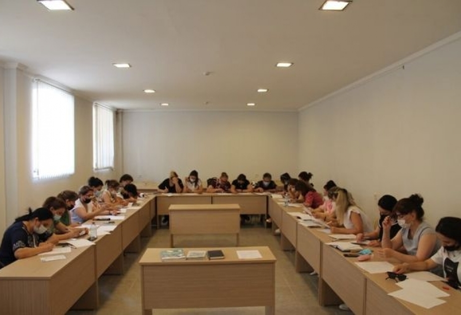 Elmi Tədqiqat Pediatriya İnstitutunda tibb işçiləri üçün təlim keçirilib
