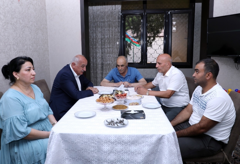 “Azəriqaz” İB-nin əməkdaşları şəhid ailələrini ziyarət ediblər
