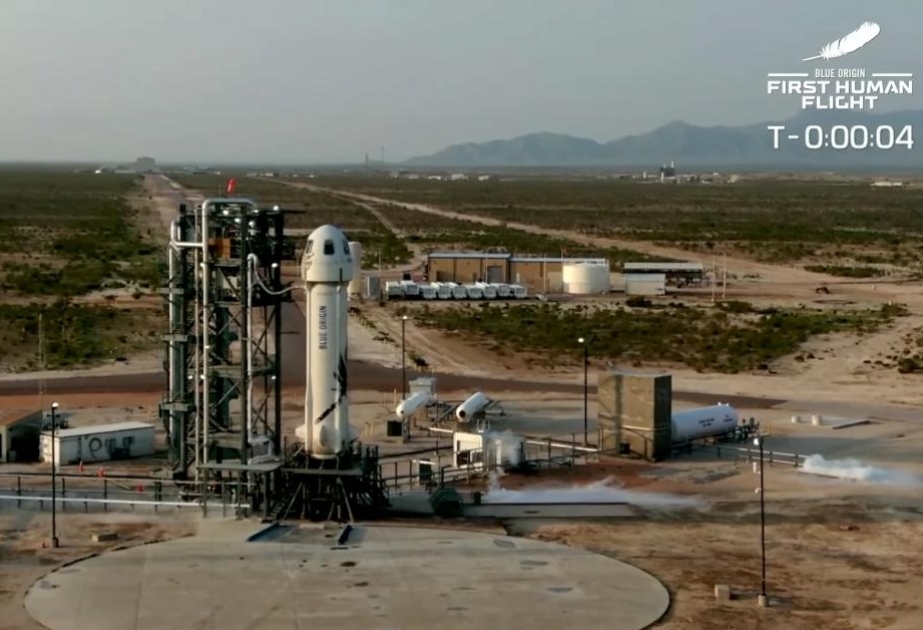 Jeff Bezos llega al espacio en el "mejor día" de su vida