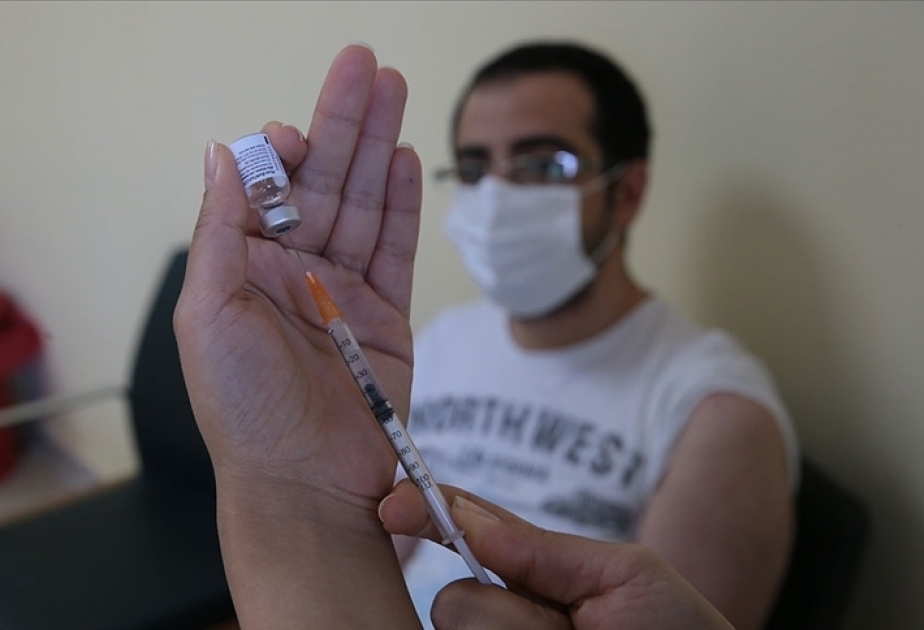 Vaccination anti-Covid: le nombre de doses administrées approche les 4 milliards dans le monde