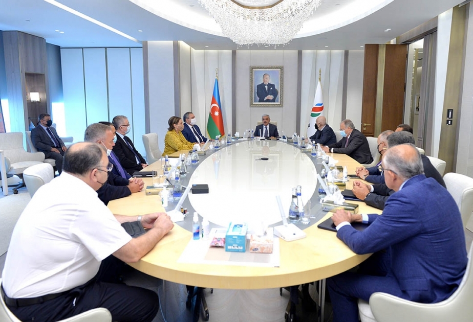 SOCAR-ın işdən azad olunan rəhbər şəxsləri ilə görüş keçirilib