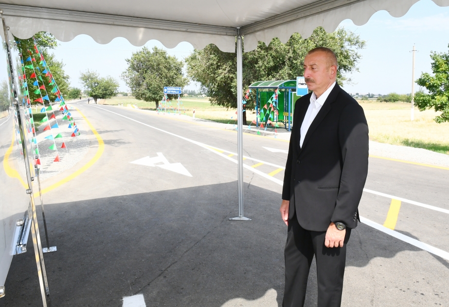 Präsident Ilham Aliyev weiht im Rayon Goranboy neue Automobilstraße ein VIDEO