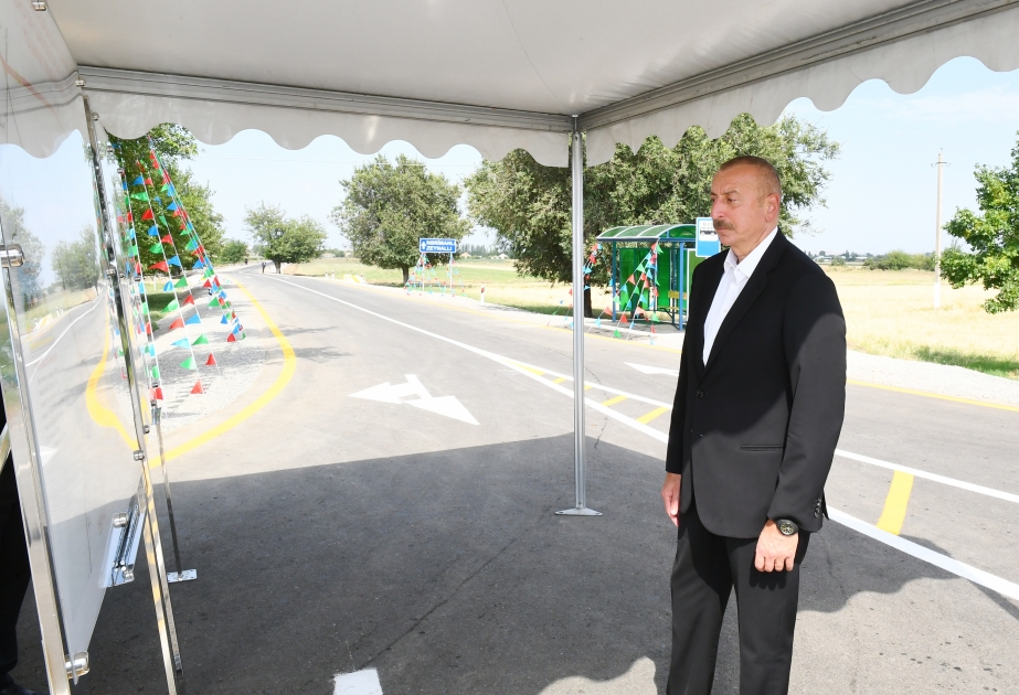 Ilham Aliyev asiste a la inauguración de la carretera en Goranboy