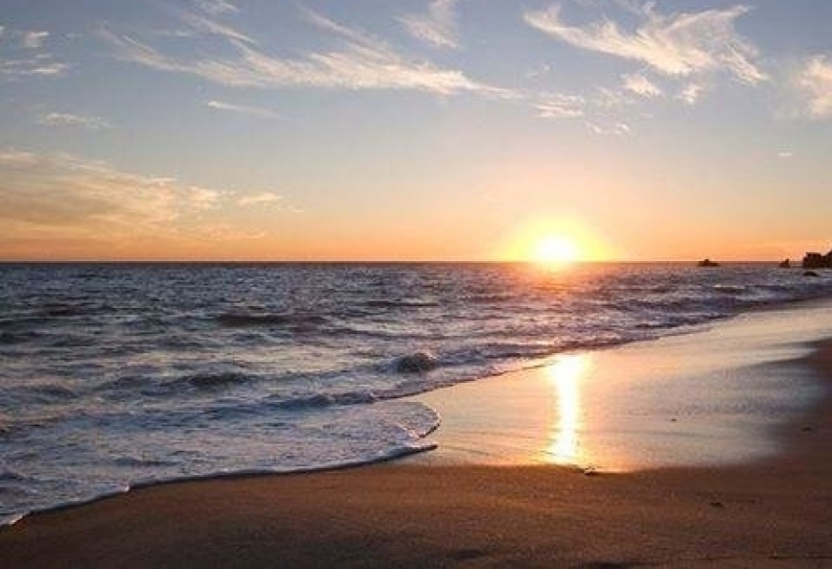 На пляжах Абшерона прогнозируется временами усиливающийся северо-западный ветер