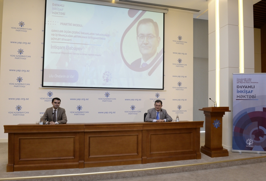 YAP Gənclər Birliyinin “Davamlı İnkişaf Məktəbi” layihəsi çərçivəsində seminar keçirilib