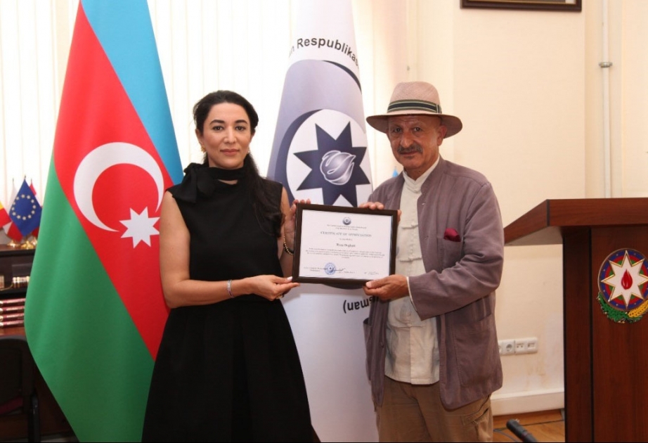 Ombudsman Reza Deqatini mükafatlandırıb
