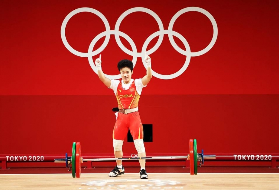Китайская штангистка Хоу Чжихуэй завоевала золото на Олимпиаде