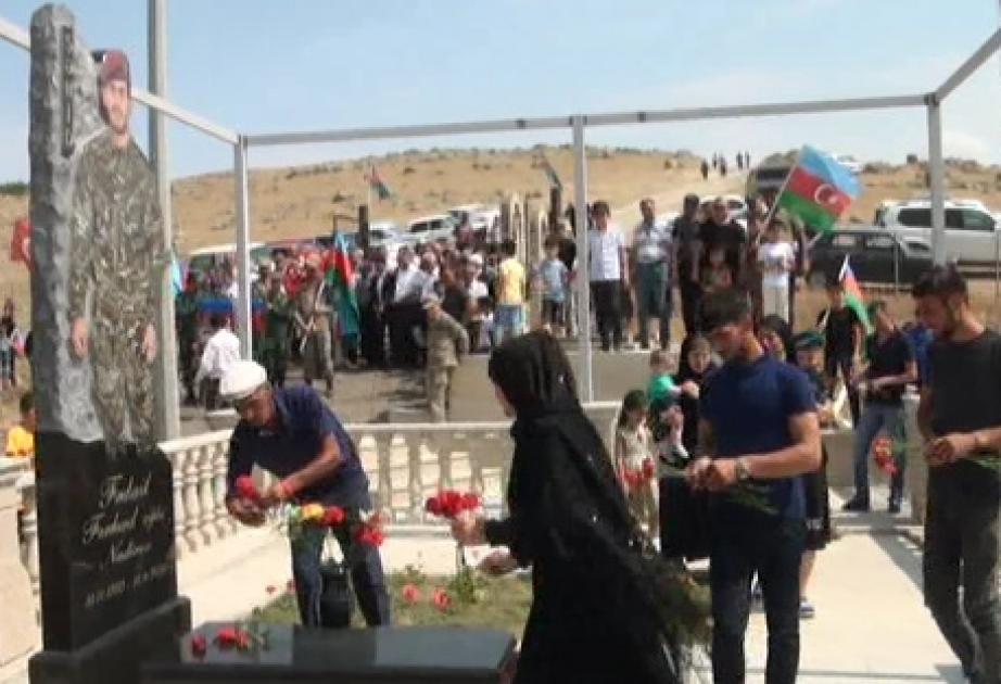 Qobustanda şəhidin xatirə bulağı açılıb