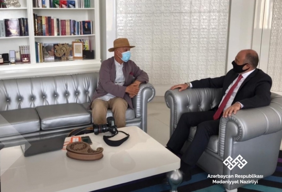 Le ministre azerbaïdjanais de la Culture rencontre le photojournaliste Reza Deghati