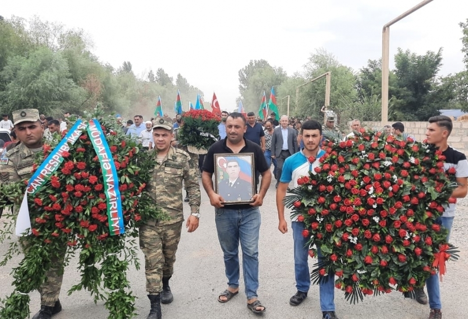 Le soldat azerbaïdjanais tombé en martyr à Kelbédjer a été enterré