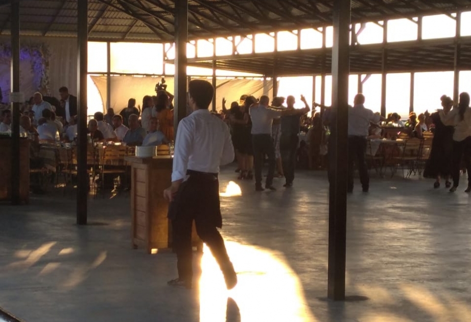 Hacıqabulda karantin qaydalarına zidd əməllərin olduğu restoran və həyət məclisləri aşkar edilib