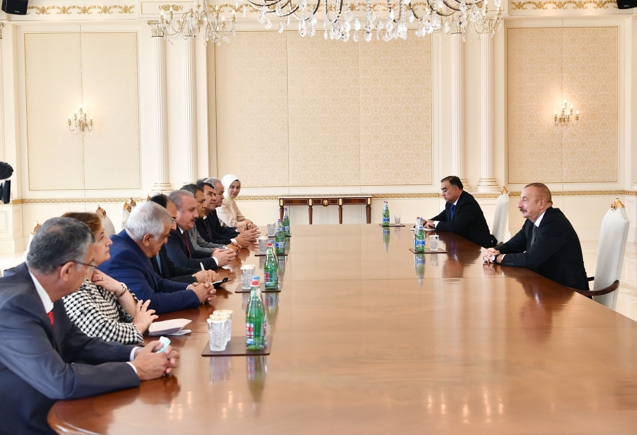 Le président Ilham Aliyev reçoit une délégation menée par le président de la Grande Assemblée nationale de Turquie VIDEO