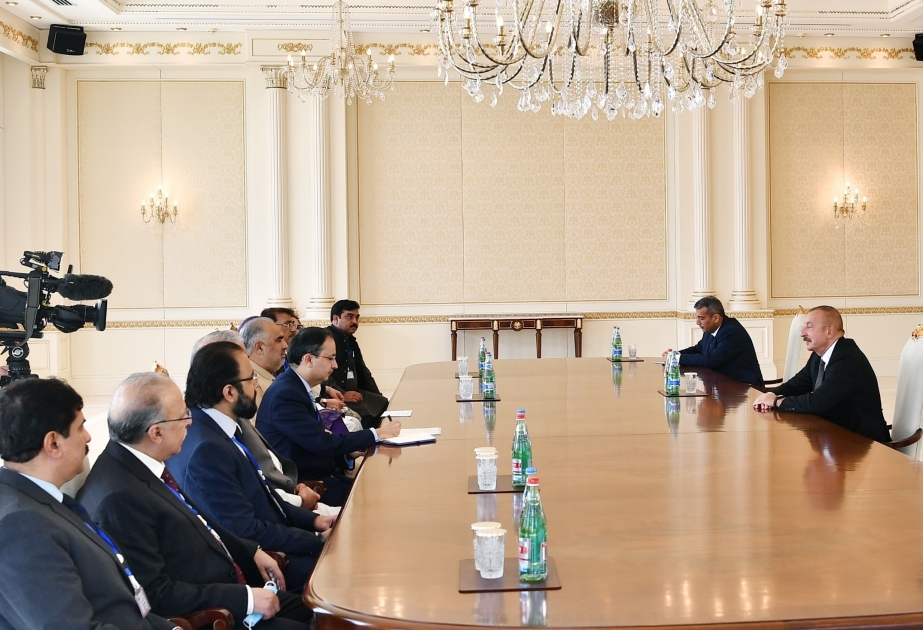 Präsident Ilham Aliyev empfängt pakistanische Delegation VIDEO
