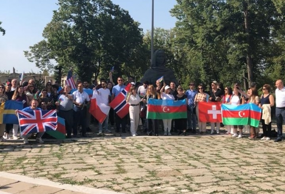 Diaspor nümayəndələrinin Şuşaya səfəri davam edir