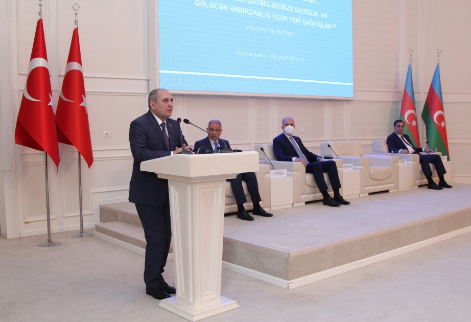 Gəncədə “Şuşa Bəyannaməsi: milli-mənəvi dəyərlərimizə sadiqlik və gələcək əməkdaşlıq üçün yeni çağırışlar” mövzusunda konfrans keçirilib - YENİLƏNİB