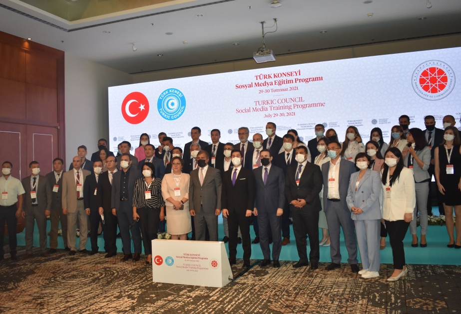 İstanbulda “Türk Şurası sosial media tədris proqramı” mövzusunda təlim proqramı keçirilir