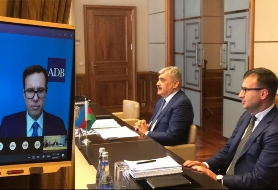 Se discutió la cooperación entre Azerbaiyán y el Banco Asiático de Desarrollo