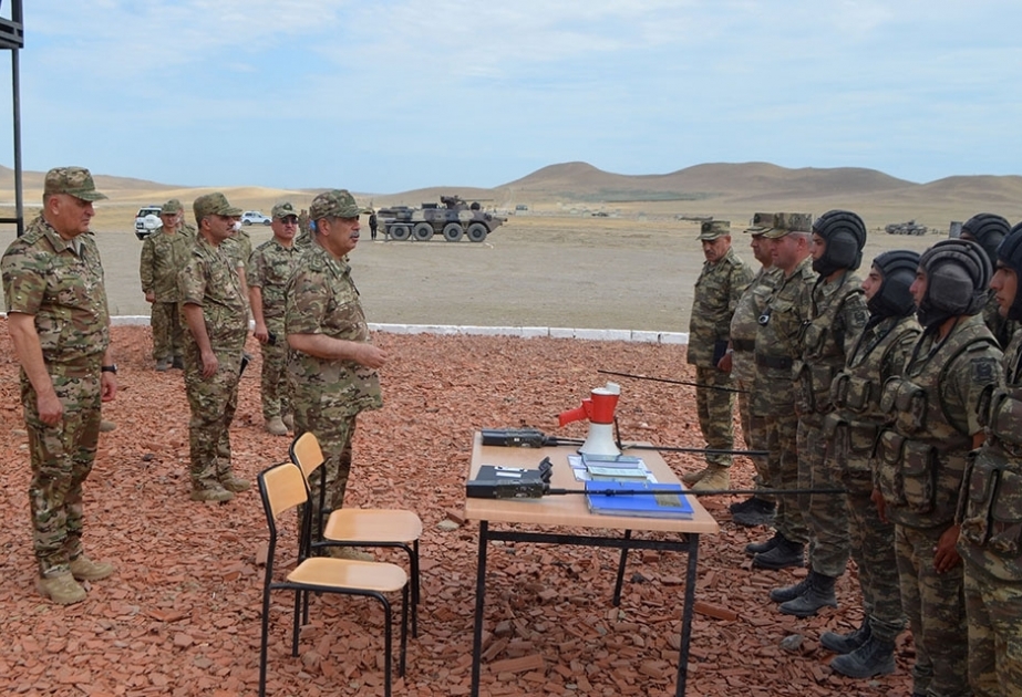 Azerbaijani defense minister inquires about progress of Officers’ Advanced Professional Training and Improvement Courses VIDEO