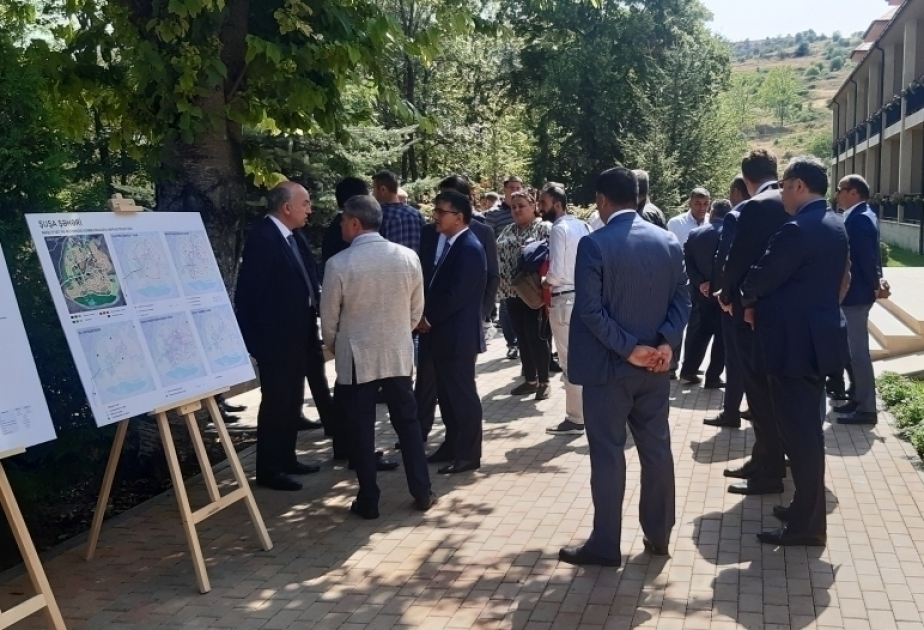 Representantes del Centro Interdepartamental bajo el Centro de Coordinación visitan Shusha en Azerbaiyán