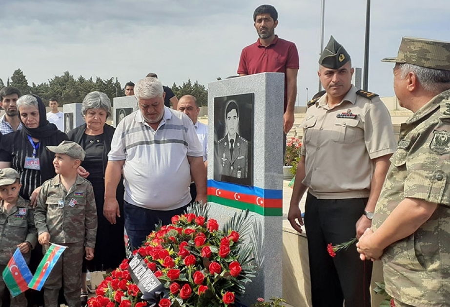 Müdafiə Nazirliyinin təşkilatçılığı ilə şəhid zabitin anım günü qeyd edilib