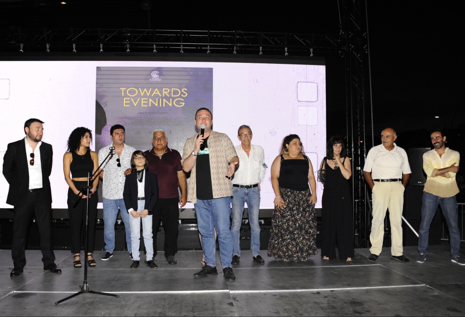 Açıq havada kinosevərlər gecəsi keçirilib