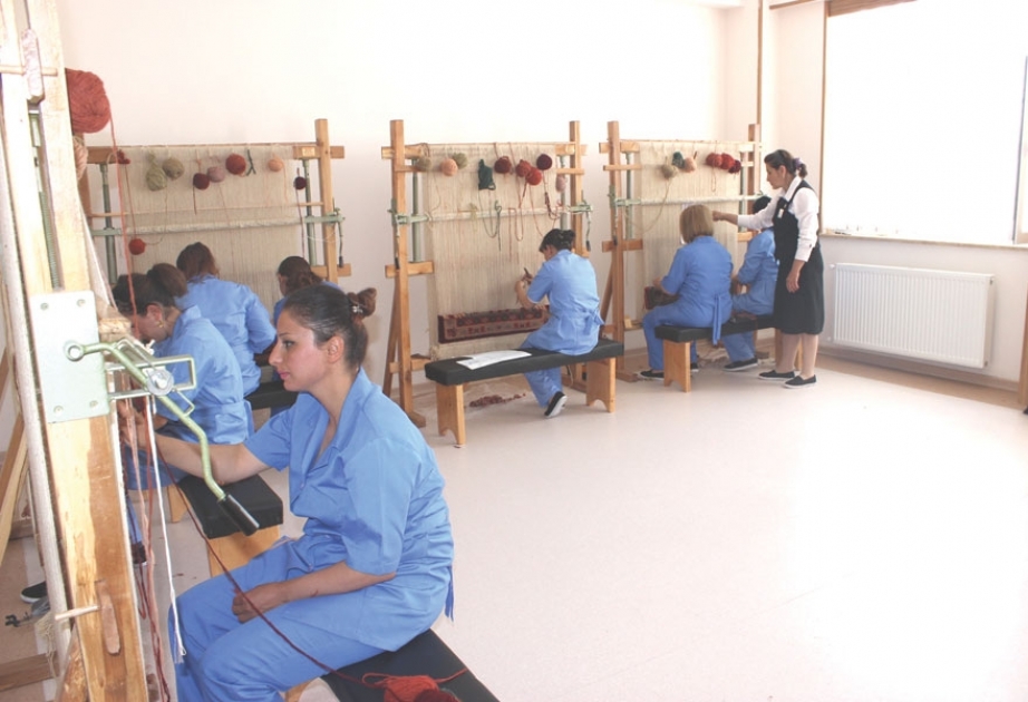 Naxçıvanda əhalinin məşğulluğunun artırılması istiqamətində tədbirlər davam etdirilir