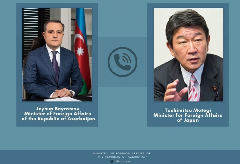 Los ministros de Asuntos Exteriores de Azerbaiyán y Japón mantienen una conversación telefónica
