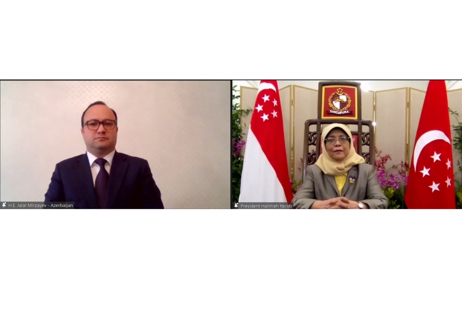Azərbaycan səfiri etimadnaməsini Sinqapur Prezidentinə təqdim edib