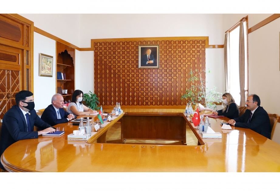 В Конституционном суде состоялась встреча с послом Турции в Азербайджане