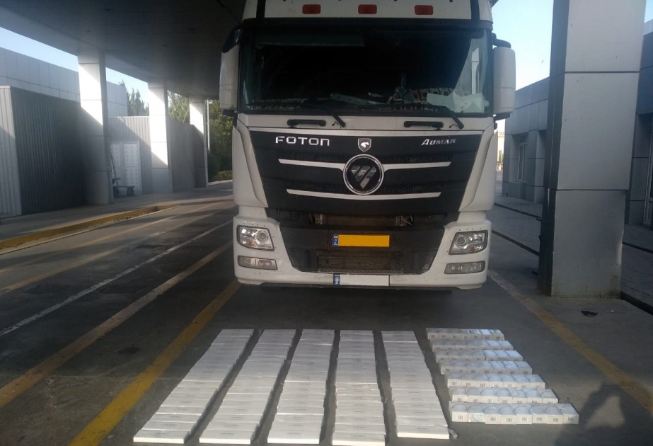 Yük avtomobilində aksiz markasız siqaretlər aşkarlanıb