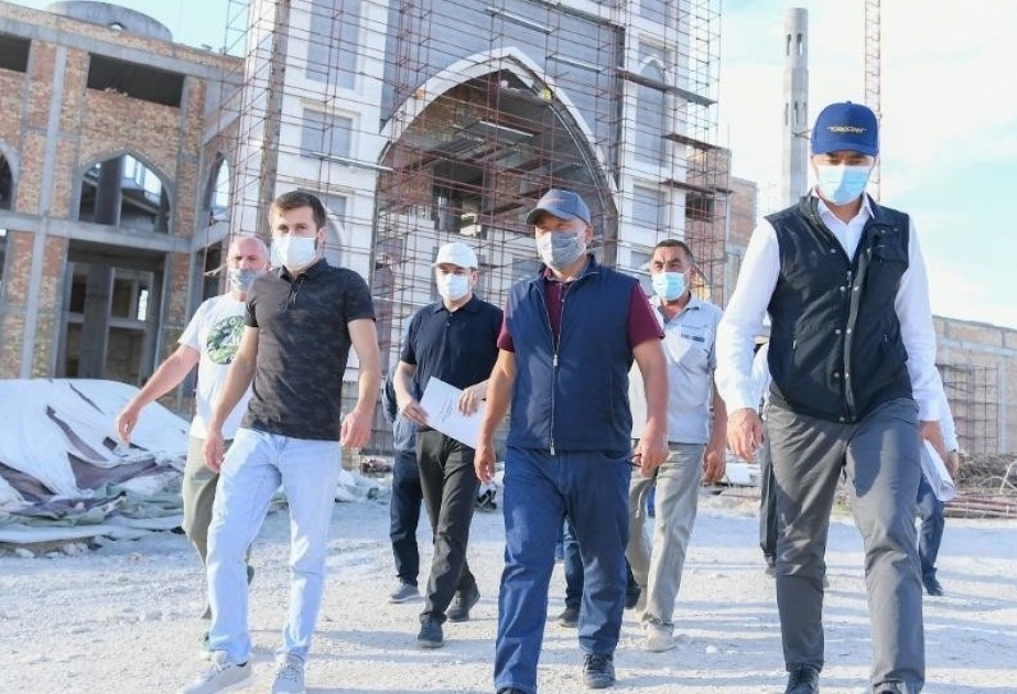 Özbəkistan Qazaxıstanın Türküstan şəhərində böyük məscid tikir