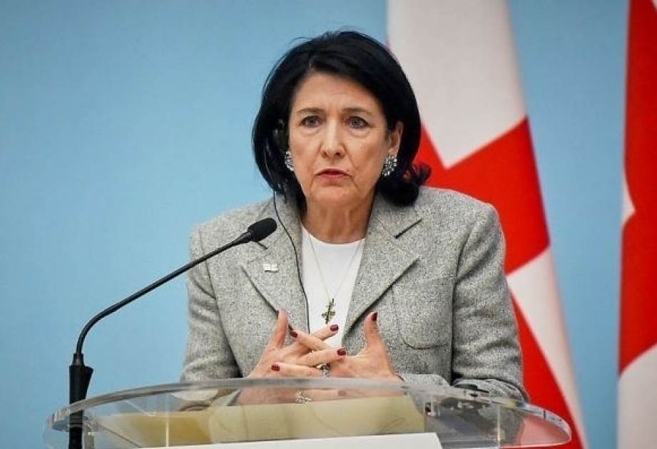 Presidenta de Georgia urge a la población a vacunarse contra el coronavirus