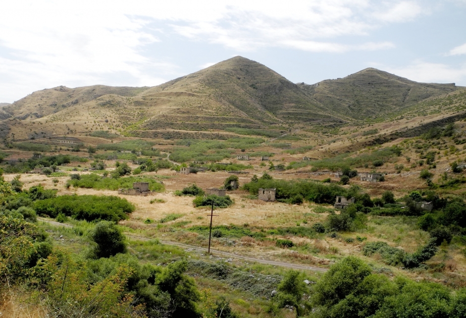Los desplazados internos reconocidos como víctimas del proceso de "Chiragov y otros contra Armenia" visitaron el distrito de Lachin