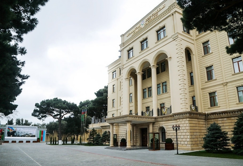 Ministerio de Defensa:"Las fuerzas armadas armenias volvieron a disparar contra las posiciones del ejército azerbaiyano"
