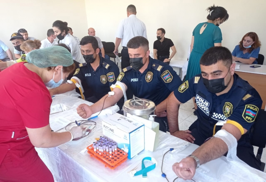 Polis Qaxda qanvermə aksiyasında iştirak edib