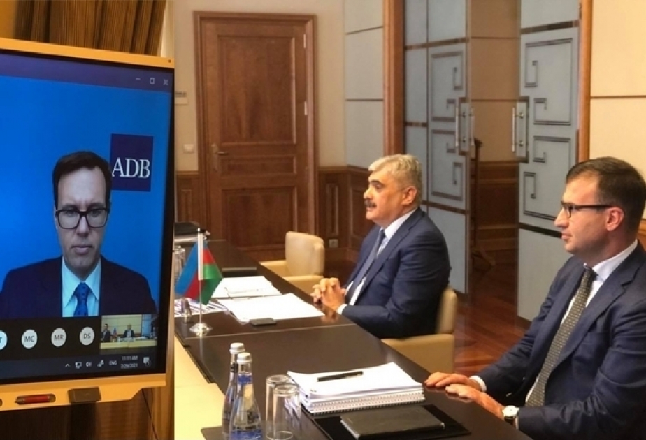 讨论阿塞拜疆与亚洲开发银行的合作