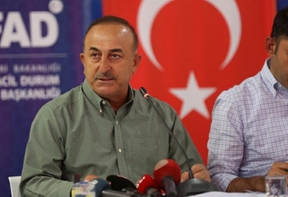 Mevlüt Çavuşoğlu: “50 camiones de bomberos azerbaiyanos más y 150 bomberos llegan a Turquía”