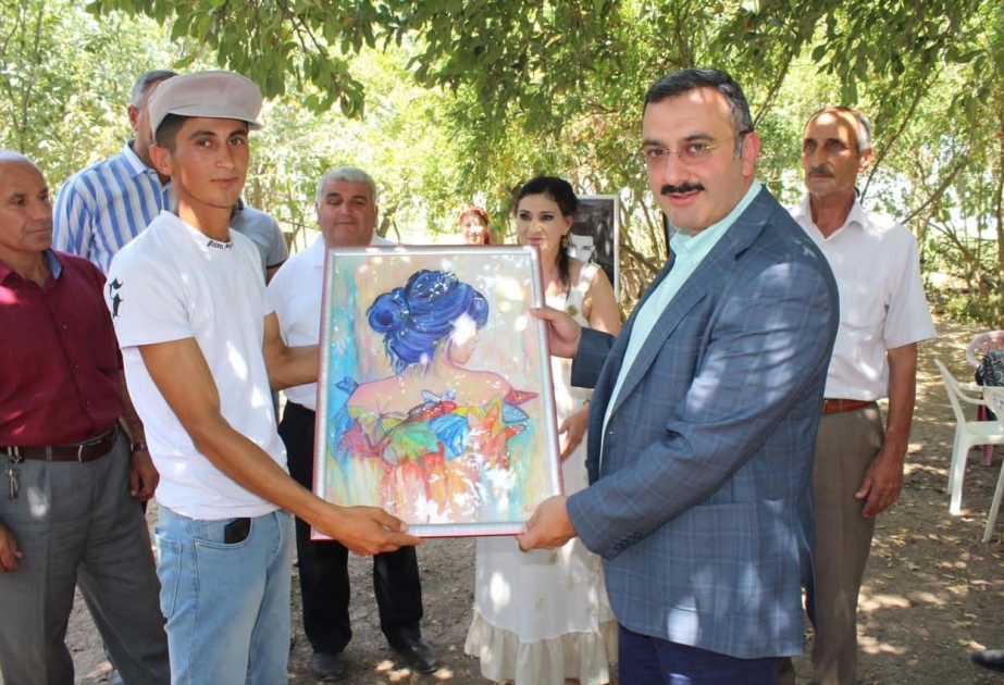 Saatlıda “Mədəni kənd – mədəni mühit” layihəsi çərçivəsində gənc rəssamın əsərləri sərgilənib