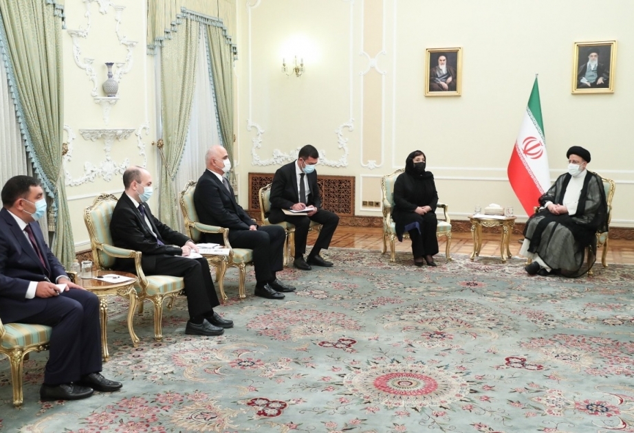Irans neuer Präsident empfängt aserbaidschanische Parlamentssprecherin