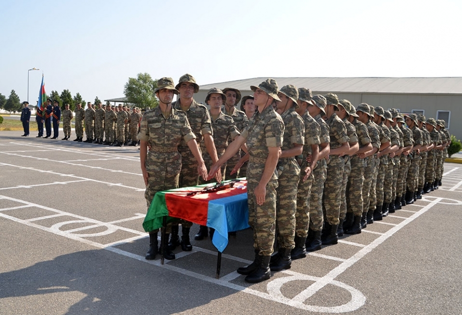 Azərbaycan Ordusunda andiçmə mərasimləri keçirilib