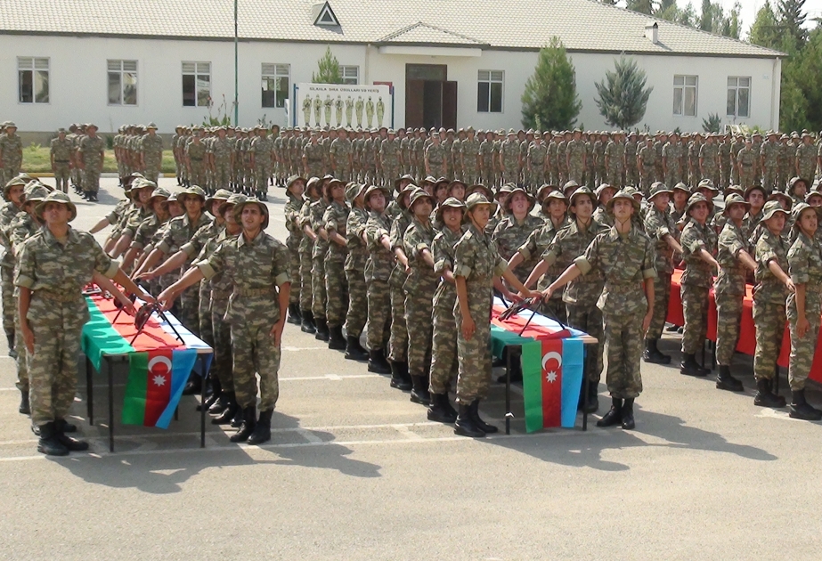 Qalib ordu sıralarına daxil olan gənc əsgərlər hərbi and içiblər VİDEO