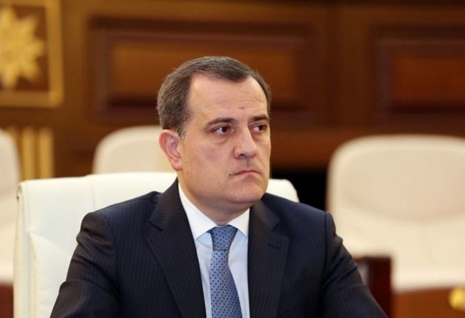 Министр иностранных дел Джейхун Байрамов выразил соболезнования Турции в связи с аварией автобуса