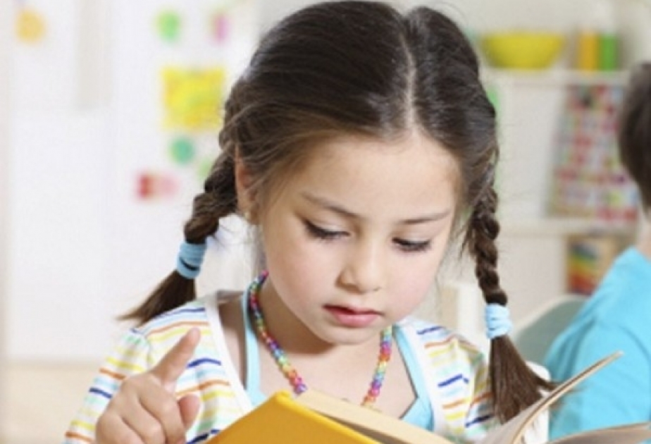 Eduhouse. После школы дополнительные занятия для девочек фотографии. Məktəbli PNG