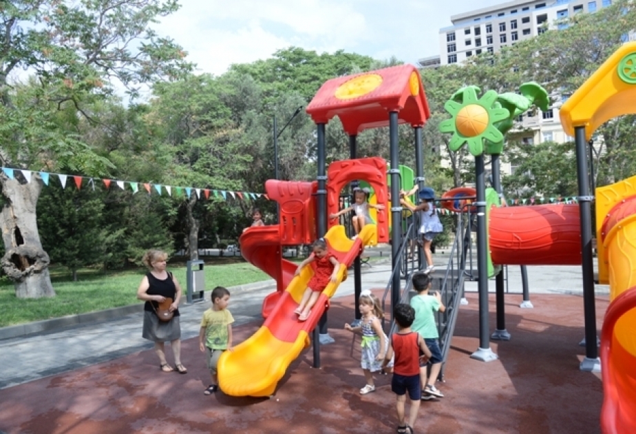 Nəsimi rayonunda daha bir park abadlaşdırılaraq sakinlərin istifadəsinə verilib
